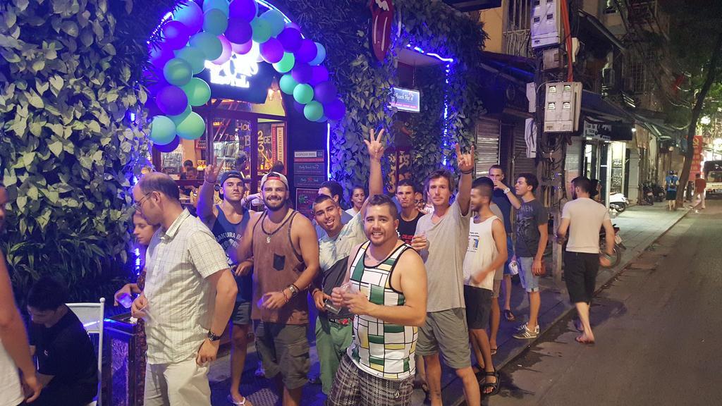 Hanoi Rocks Hostel Екстер'єр фото