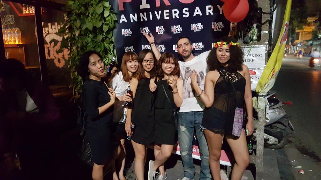 Hanoi Rocks Hostel Екстер'єр фото