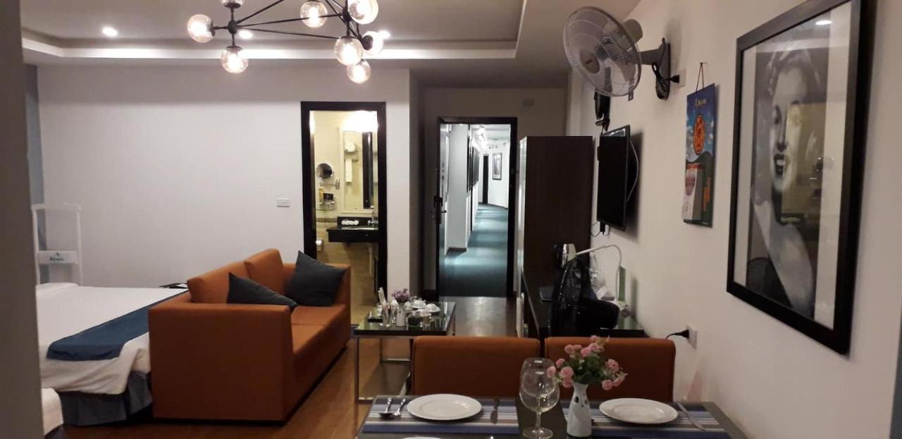Hanoi Rocks Hostel Екстер'єр фото