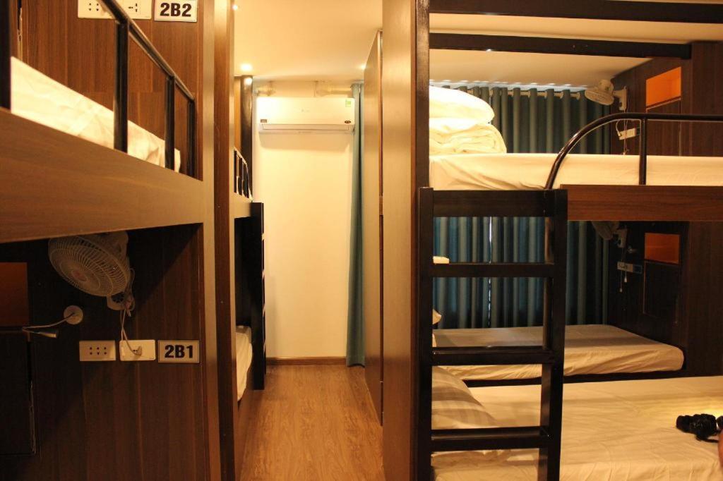 Hanoi Rocks Hostel Екстер'єр фото
