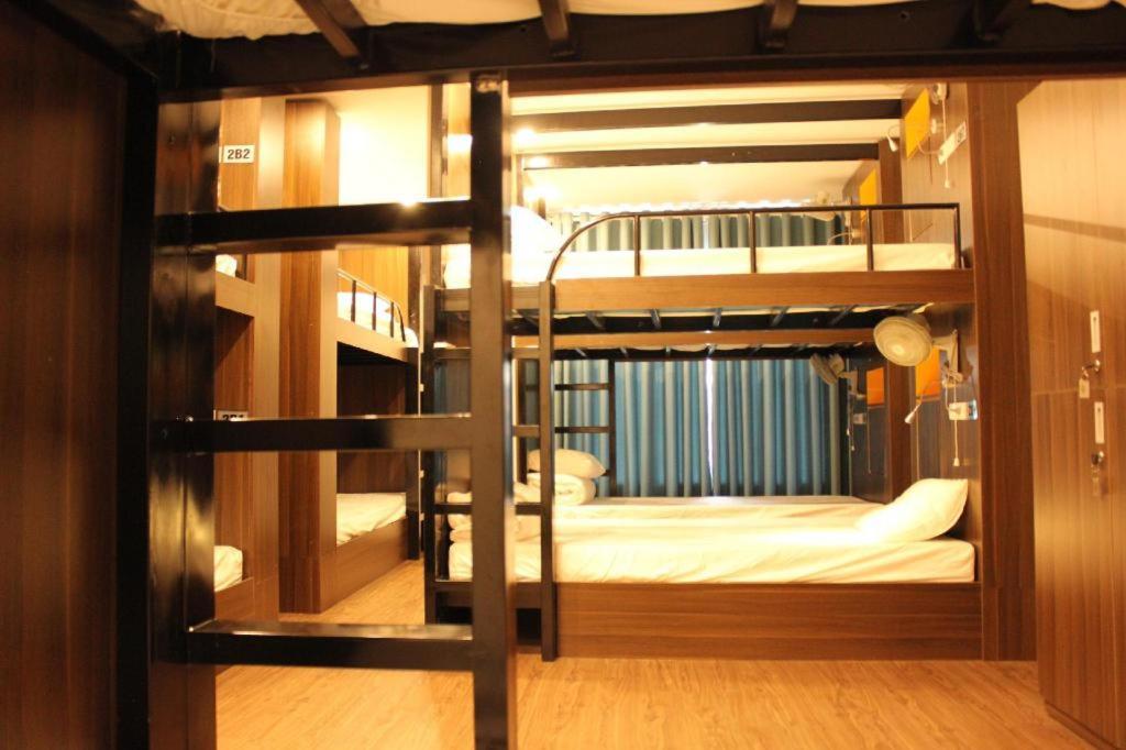 Hanoi Rocks Hostel Екстер'єр фото