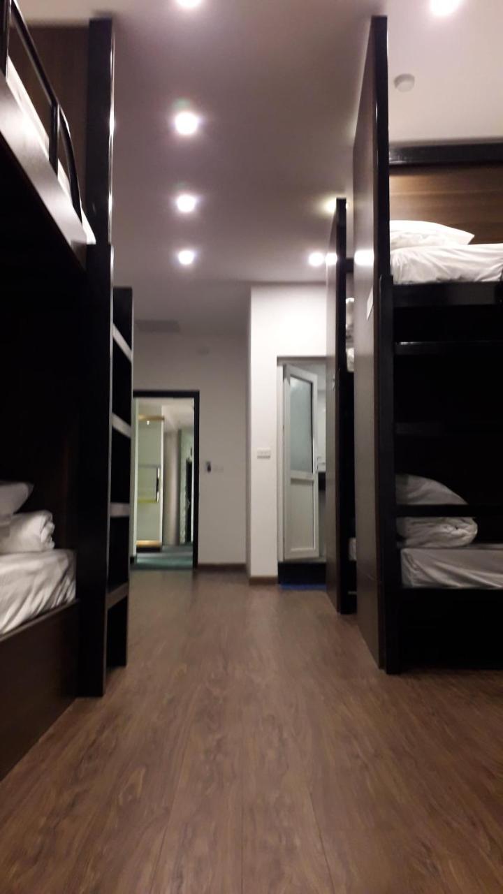 Hanoi Rocks Hostel Екстер'єр фото
