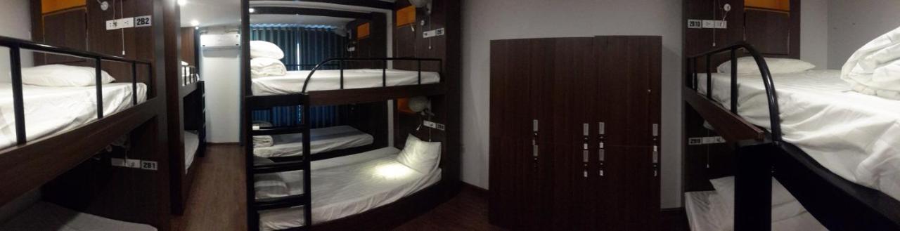 Hanoi Rocks Hostel Екстер'єр фото